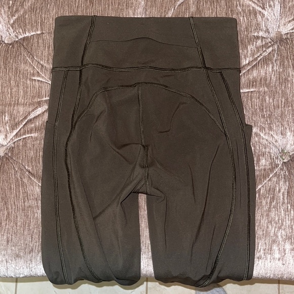 Lulu lemon leggings - Picture 3 of 4